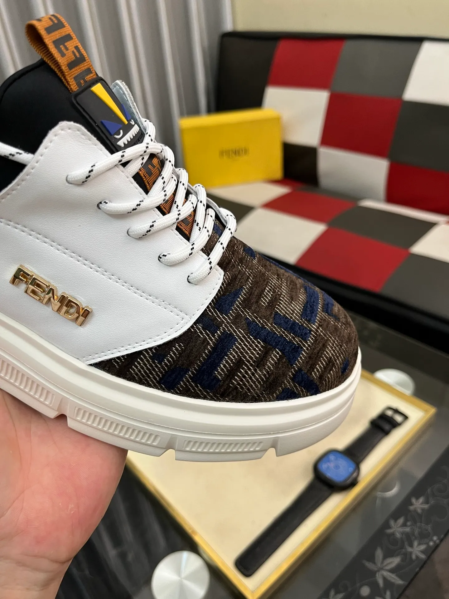 Men's Men's Shoes💰420⌚️⌚️[FENDI] Fendi's classic and comfortable men's, this complex sneaker is made of soft calfskin➕genuine leather lining➕original ultra-light rubber material with rough outsole. This unique light style is suitable for the casual and refined sensibility of this season. It is comfortable and natural on the feet. It is an everyday style for casual travel in autumn and winter! Code number: 38-442️⃣Colors available
